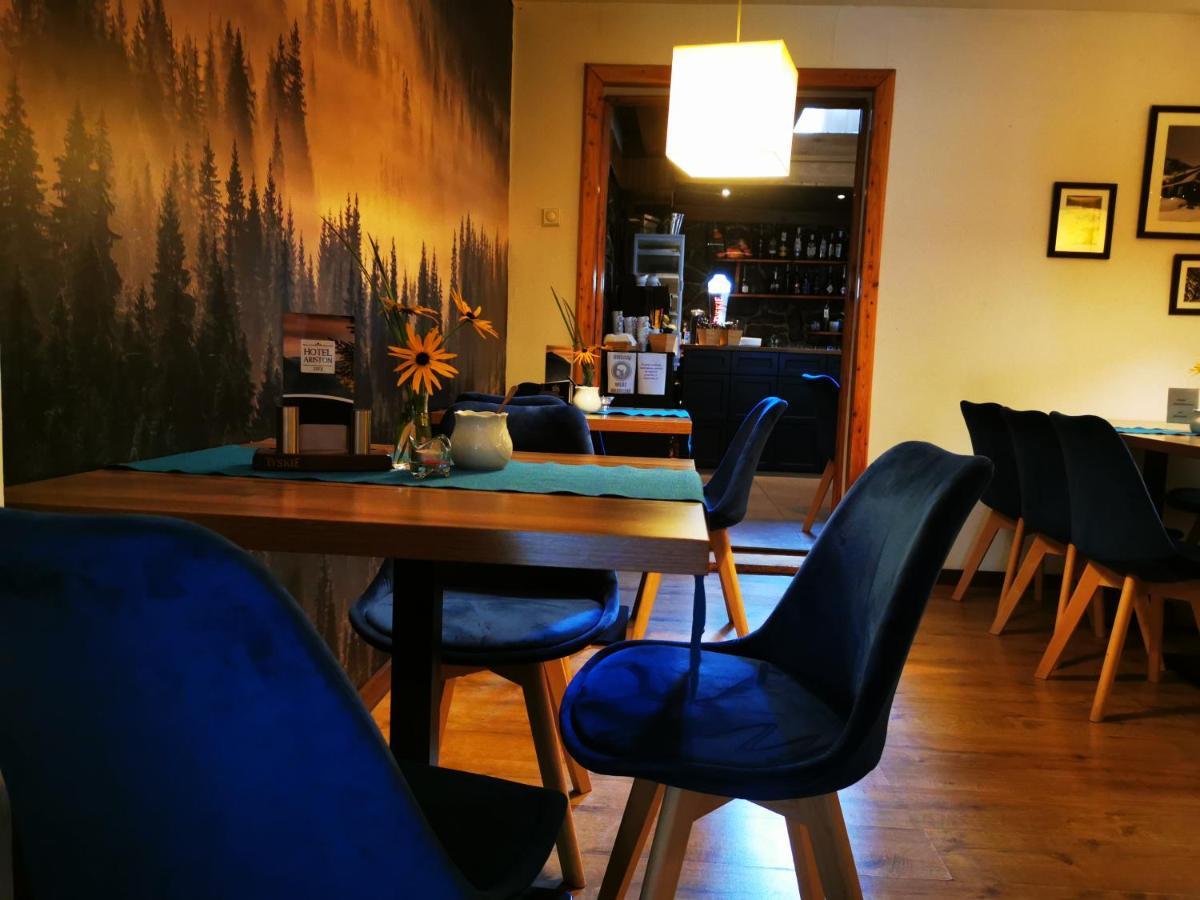 קרפאז' Hotel Ariston מראה חיצוני תמונה