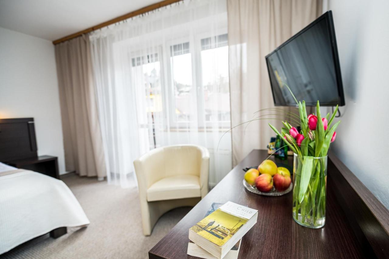 קרפאז' Hotel Ariston מראה חיצוני תמונה