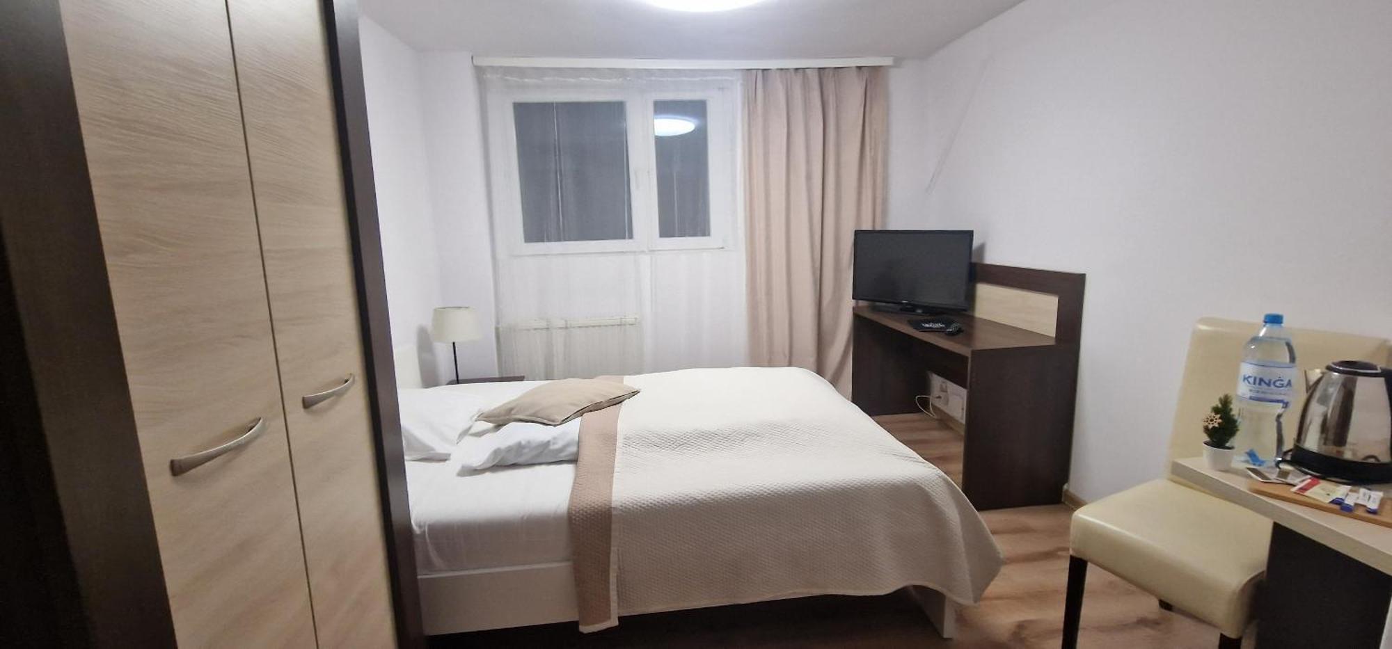קרפאז' Hotel Ariston מראה חיצוני תמונה