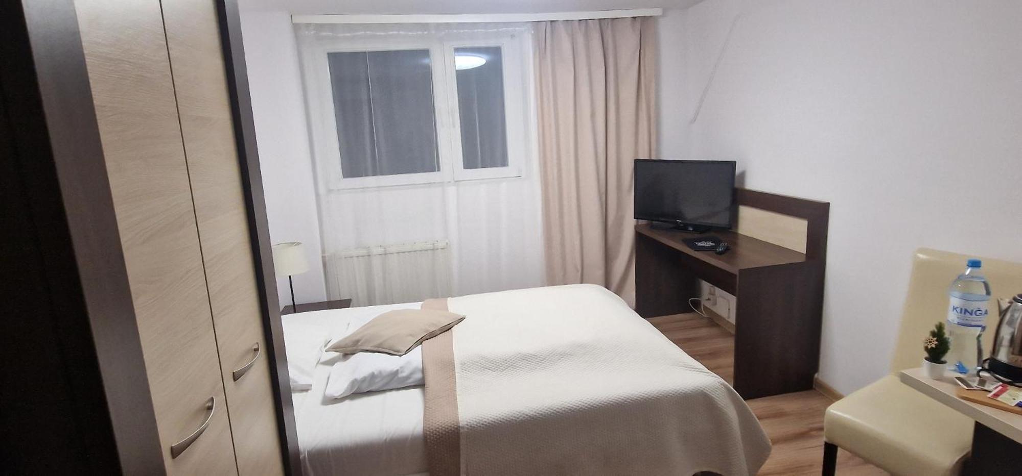 קרפאז' Hotel Ariston מראה חיצוני תמונה