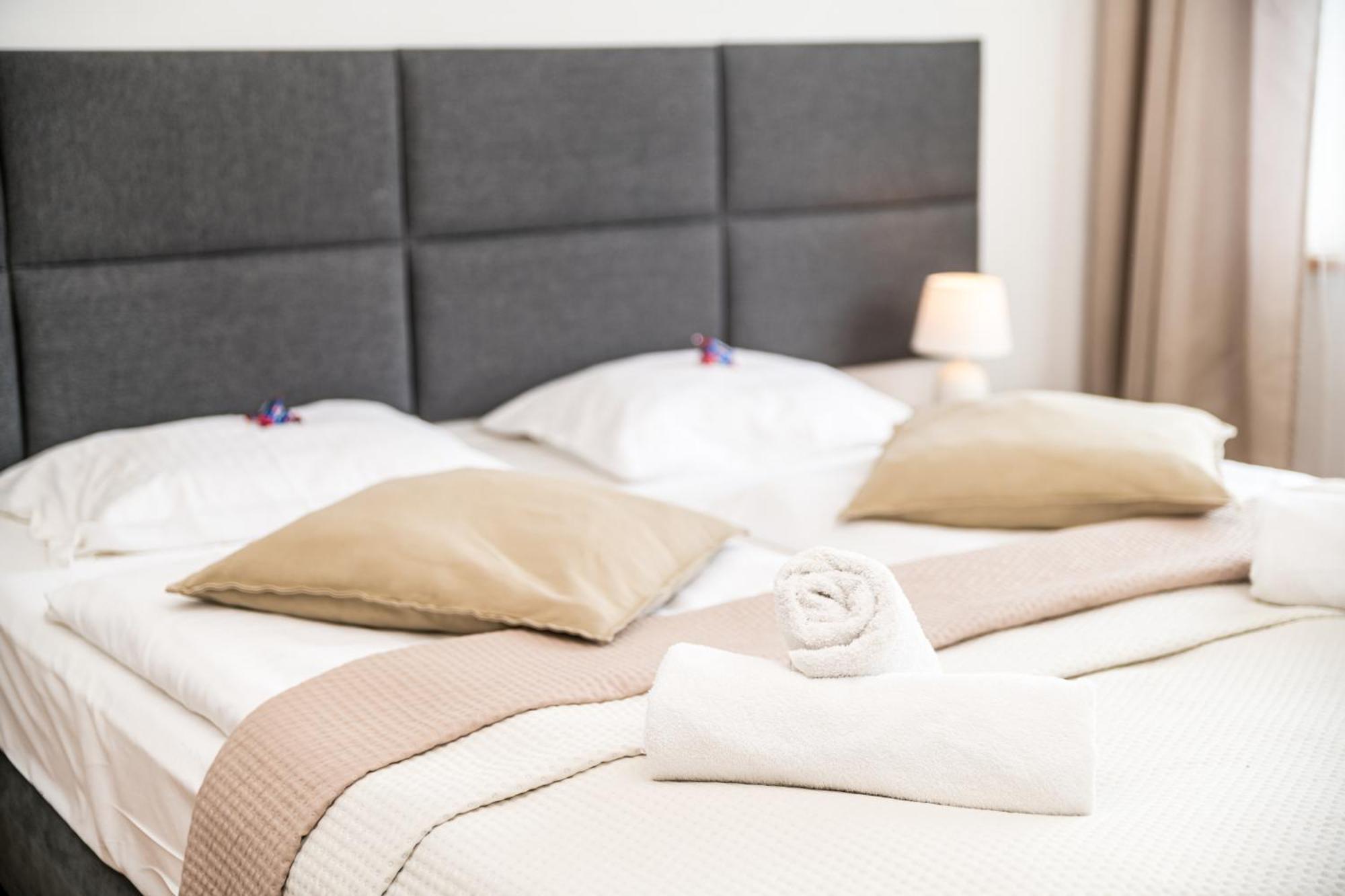 קרפאז' Hotel Ariston מראה חיצוני תמונה