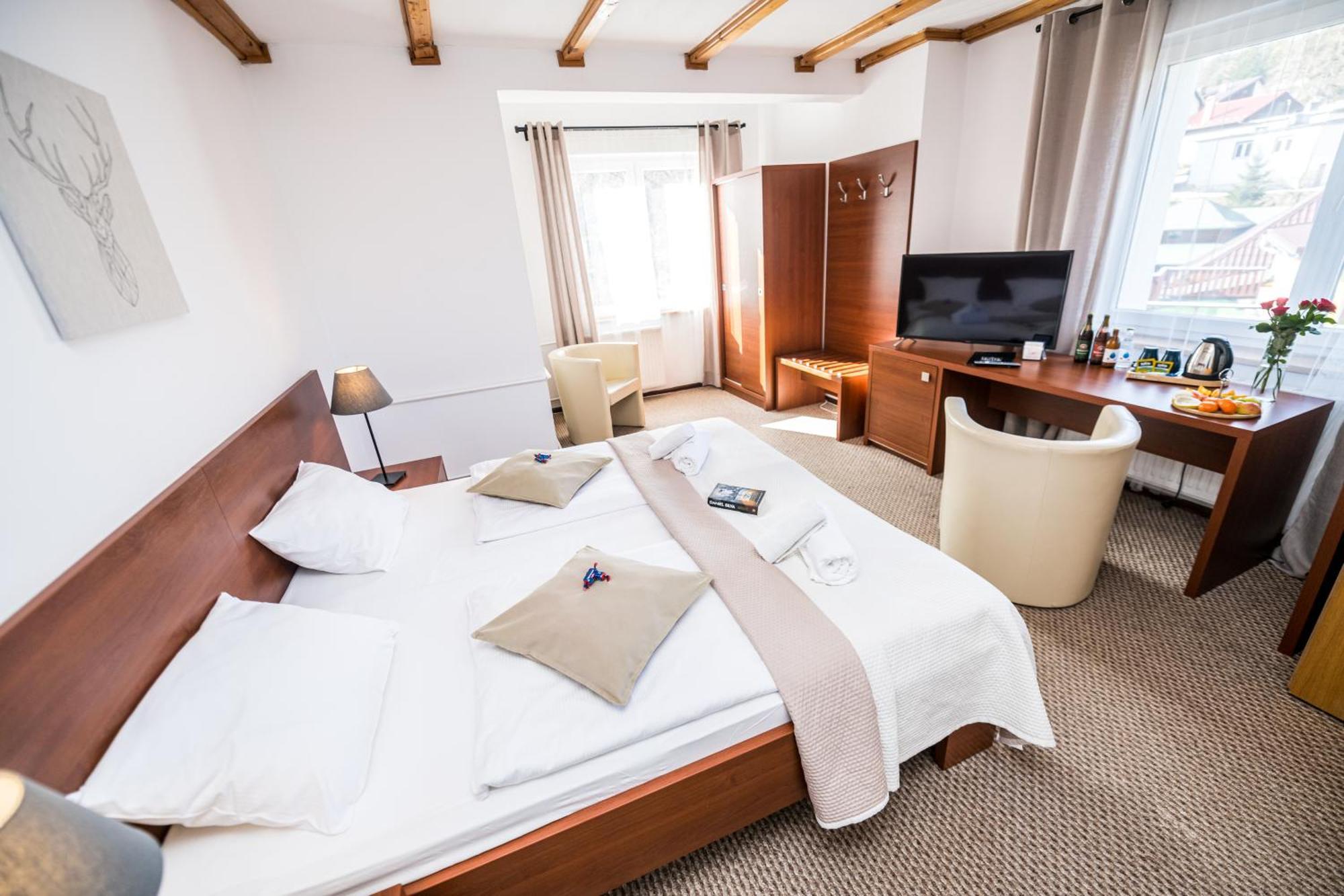 קרפאז' Hotel Ariston מראה חיצוני תמונה