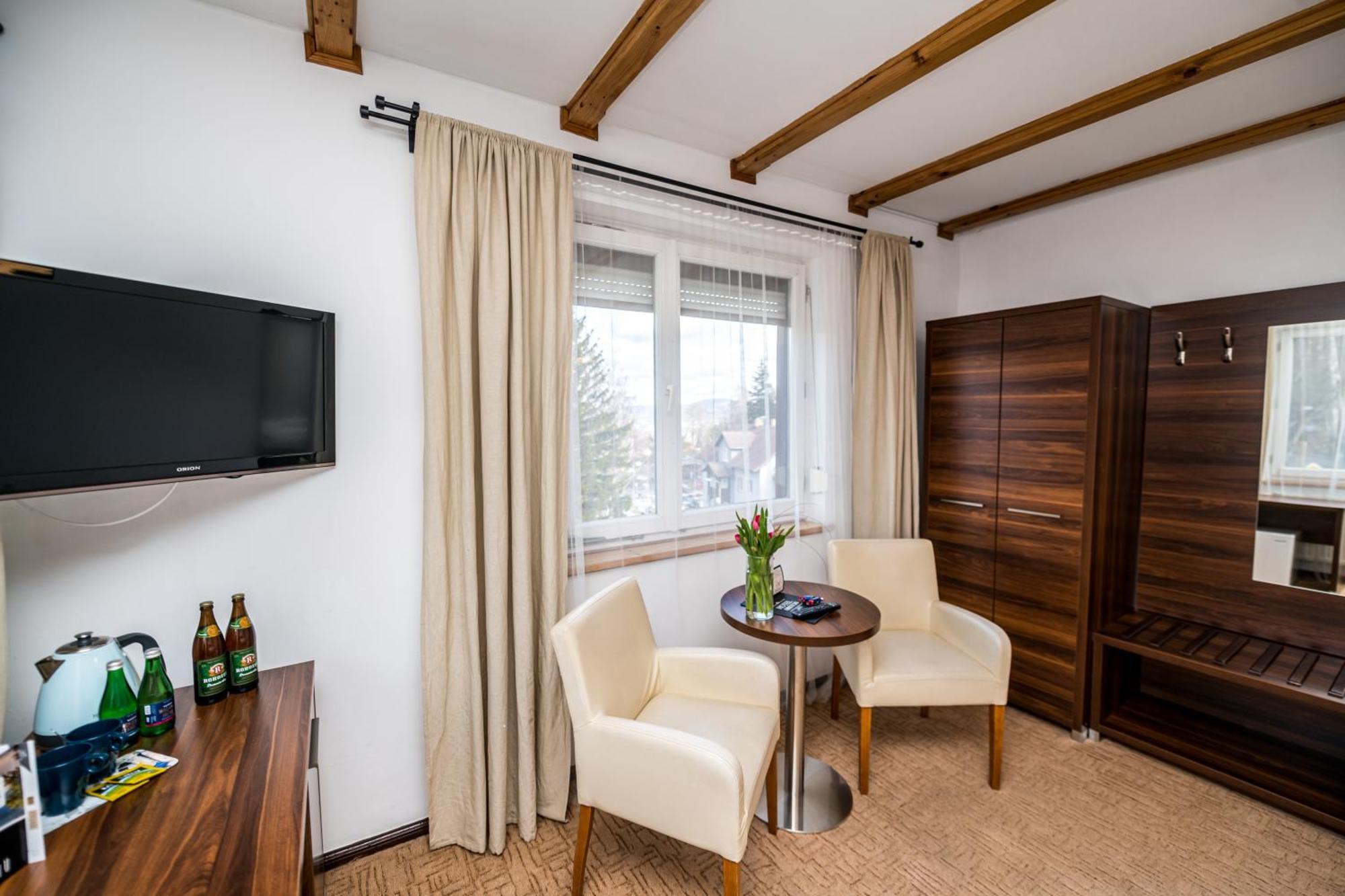 קרפאז' Hotel Ariston מראה חיצוני תמונה