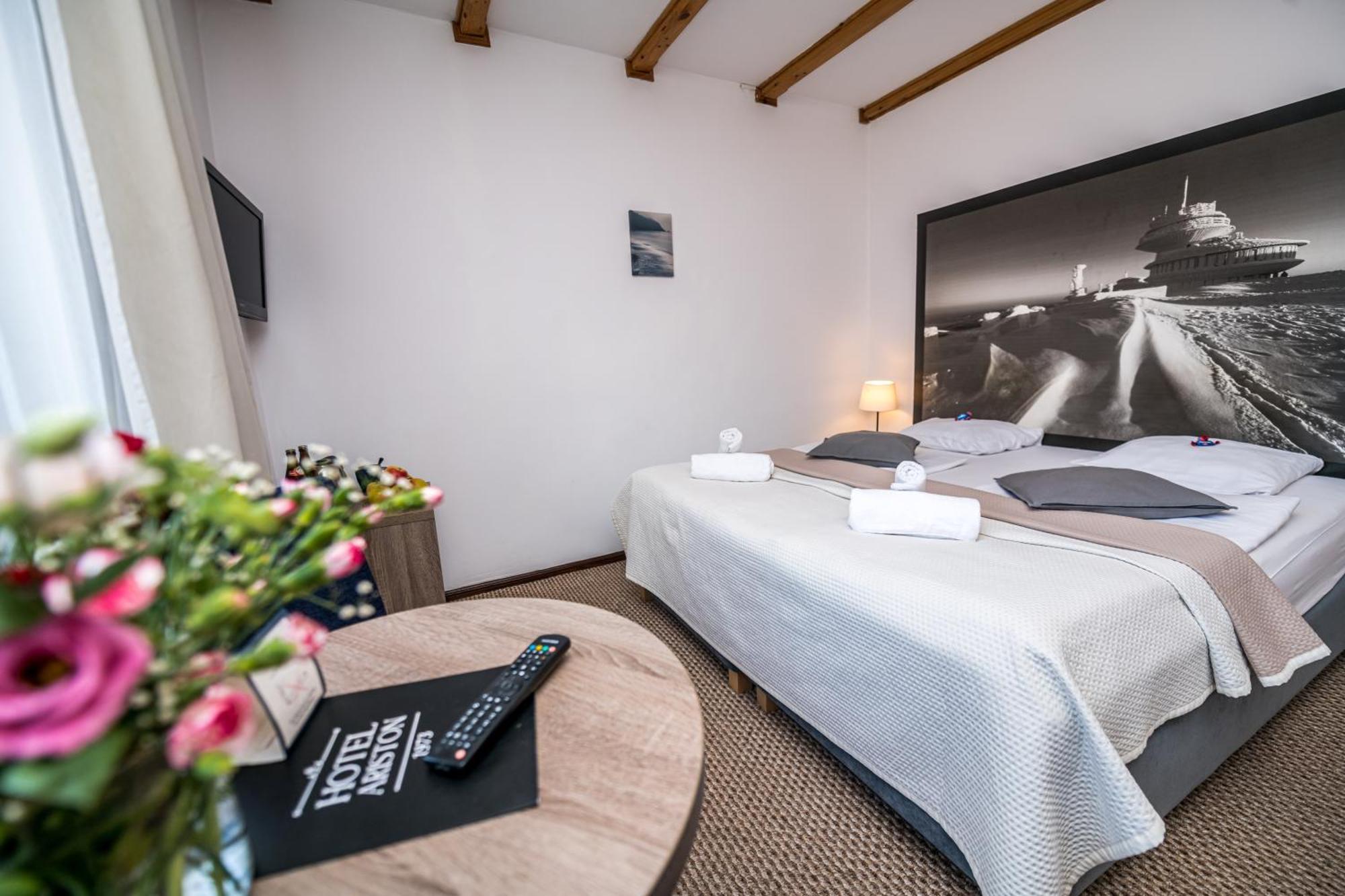 קרפאז' Hotel Ariston מראה חיצוני תמונה