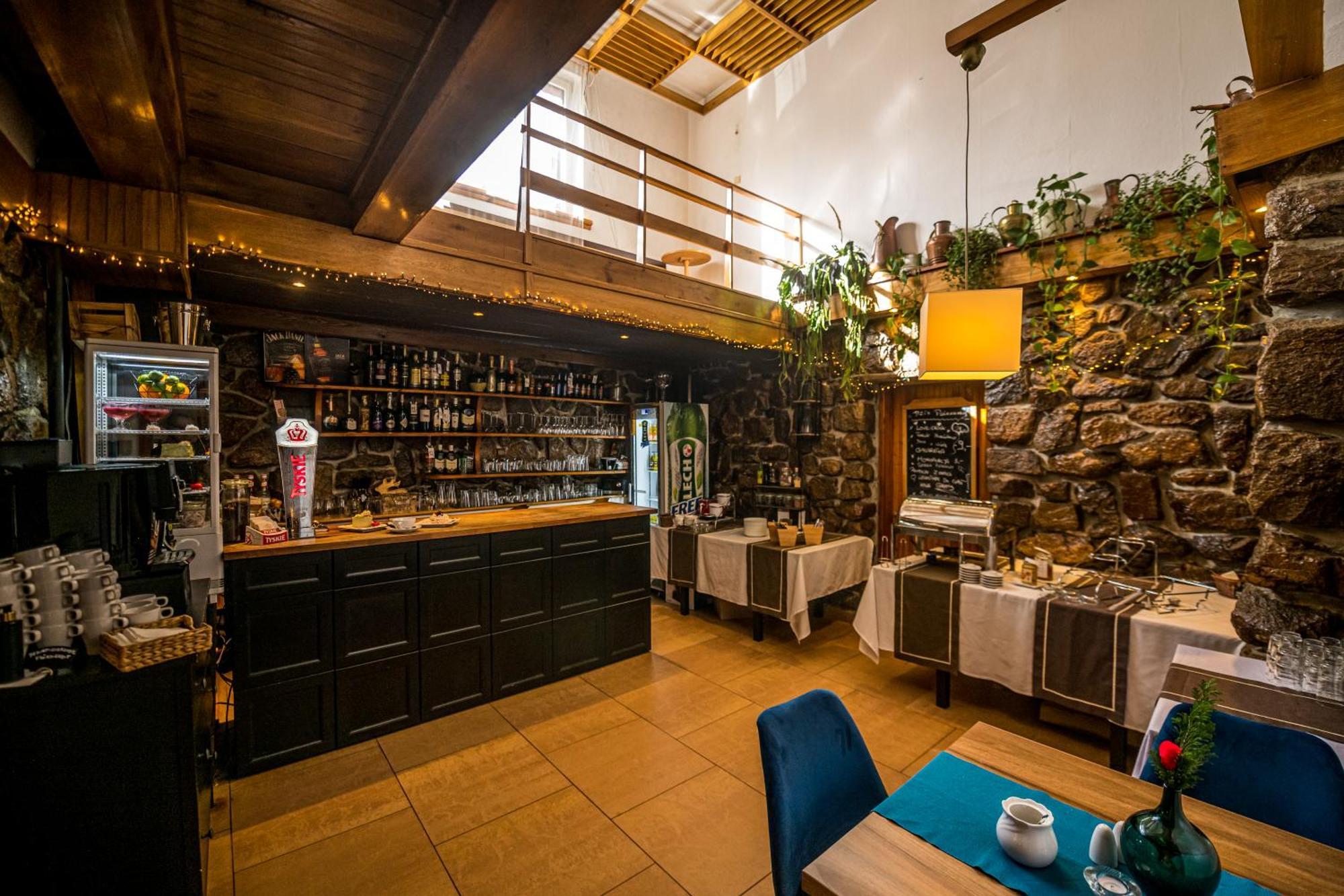 קרפאז' Hotel Ariston מראה חיצוני תמונה