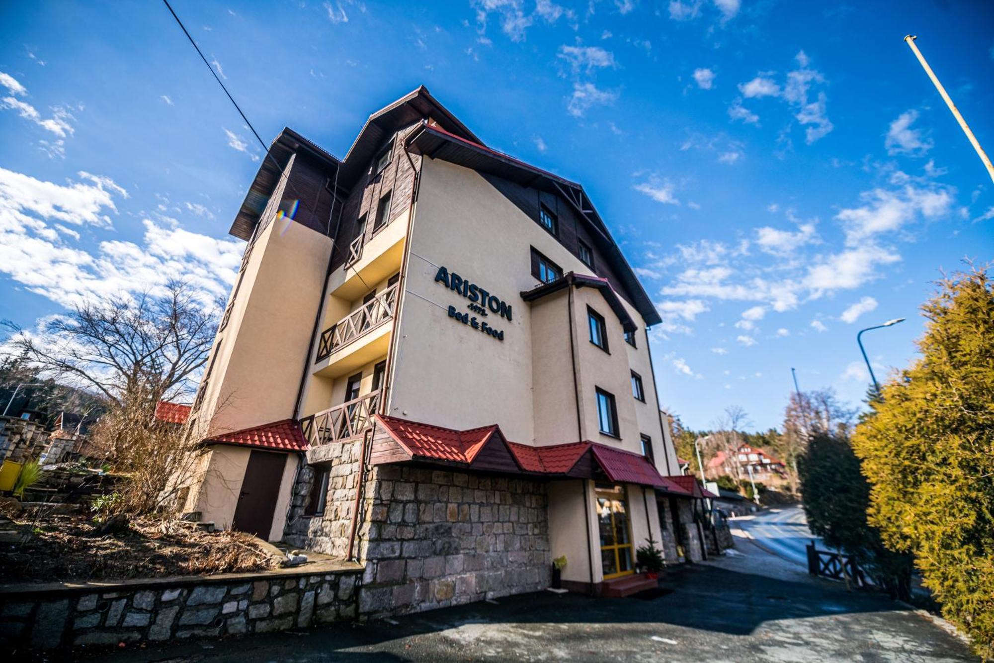 קרפאז' Hotel Ariston מראה חיצוני תמונה