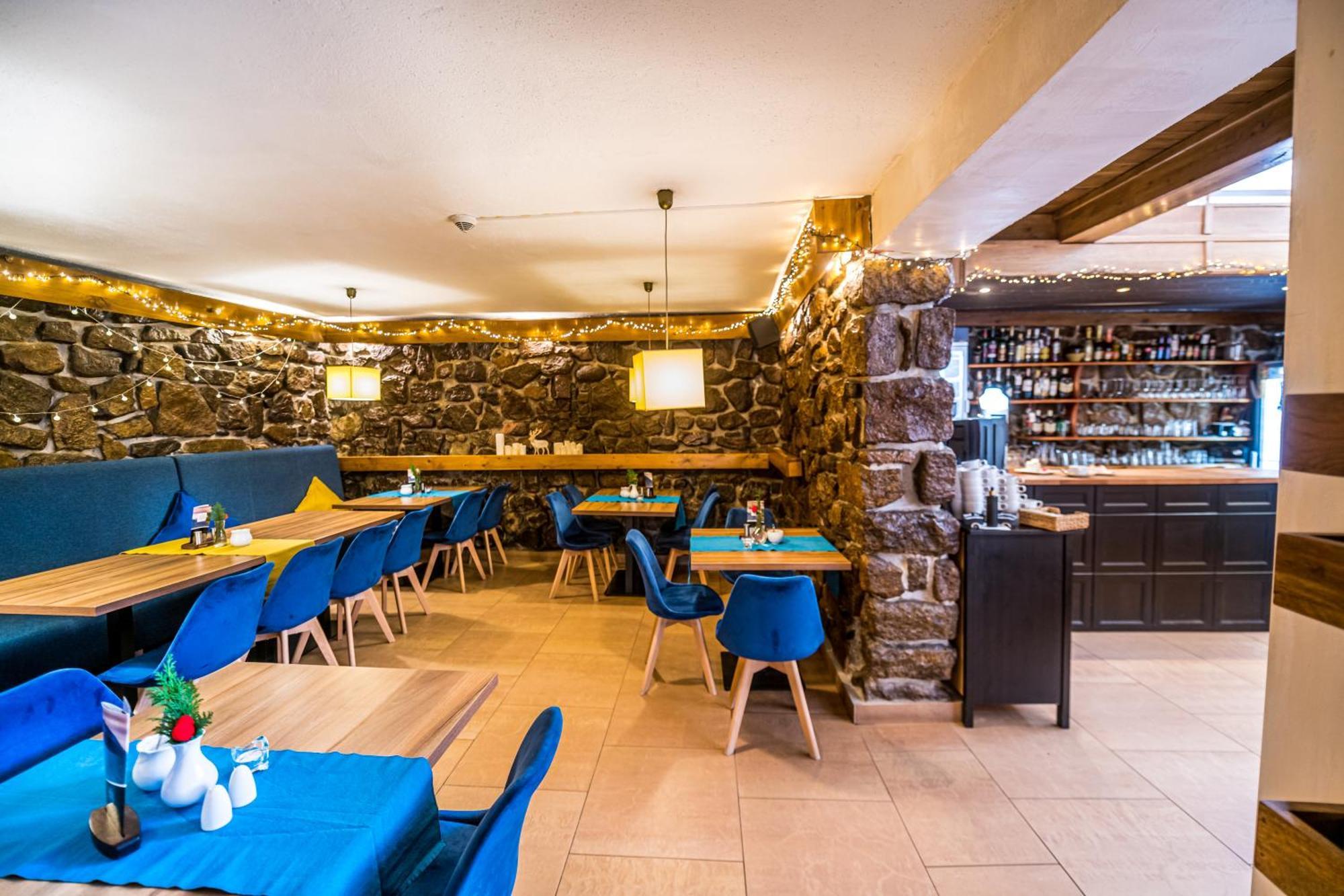 קרפאז' Hotel Ariston מראה חיצוני תמונה