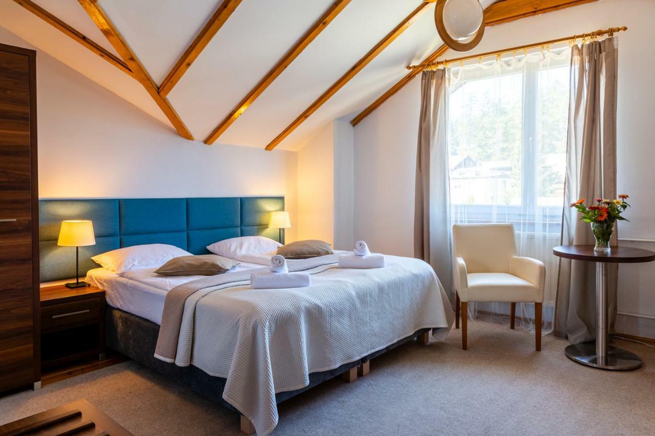 קרפאז' Hotel Ariston מראה חיצוני תמונה