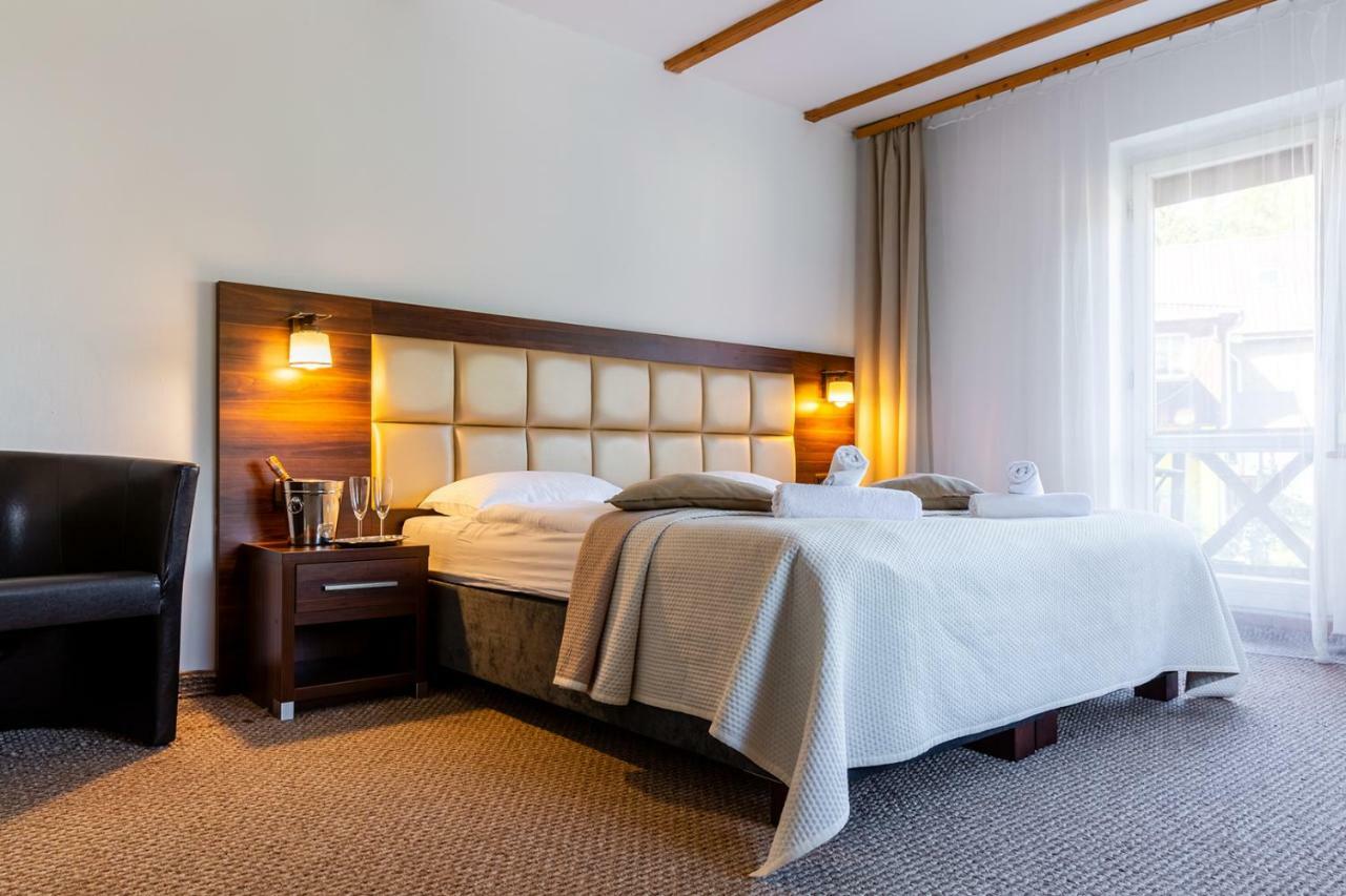 קרפאז' Hotel Ariston מראה חיצוני תמונה