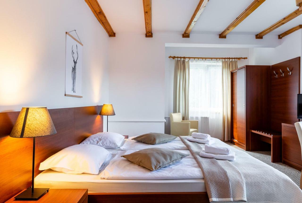 קרפאז' Hotel Ariston מראה חיצוני תמונה